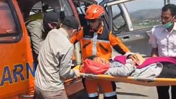 Gempa Flores: 70 Orang Tewas, Korban Luka Berat Dievakuasi Helikopter 