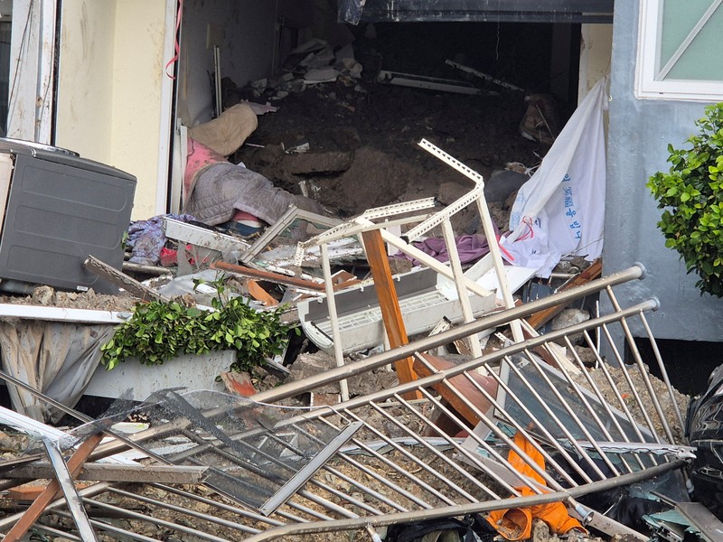 Hujan ekstrem mengguyur wilayah selatan Korea Selatan dengan curah hampir 1 meter sejak Sabtu (16/8/2026). (via REUTERS/YONHAP NEWS AGENCY)