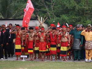 Momen HUT ke-81 RI di Perbatasan Kalbar-Malaysia Perkuat Kedaulatan