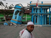 Potret HUT RI Ke-81 hingga Gempa NTT & Kebakaran Hutan Kalimantan