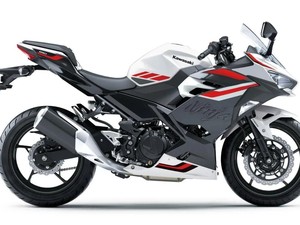 Kawasaki Ninja 250 FI Disegarkan, Harga Rp 81 Juta