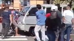 Horor Pemobil Hilang Kesadaran Tabrak Peserta Jalan HUT RI di Sidrap