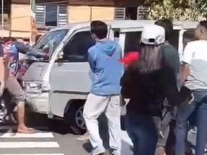 Horor Pemobil Hilang Kesadaran Tabrak Peserta Jalan HUT RI di Sidrap