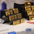 Barang bukti emas hasil penindakan ekspor di Terminal 3 Bandara Soekarno-Hatta diampilkan saat konferensi pers Penindakan Ekspor 22 Kg Emas Batangan di Kantor Pusat Bea Cukai, Jakarta, Selasa (18/8/2026). (CNBC Indonesia/Faisal Rahman)