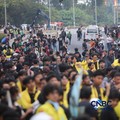 Ratusan mahasiswa yang menggelar aksi unjuk rasa di kawasan Jalan Jenderal Sudirman, Jakarta Pusat, Selasa (18/8/2026) menyebabkan akses jalan menuju arah Bundaran HI ditutup. (CNBC Indonesia/Faisal Rahman)