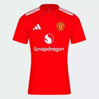 Jersey Kandang Musim Baru Ini Bawa Kembali Gaya Klasik Era 70-an, Ini Detailnya