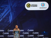 Direktur Jenderal Energi Baru, Terbarukan, dan Konservasi Energi (EBTKE), Eniya Listiani Dewi menyampaikan laporan dalam acara The 12th Indonesia International Geothermal Convention & Exhibition 2026 di Jakarta International Convention Center (JICC),