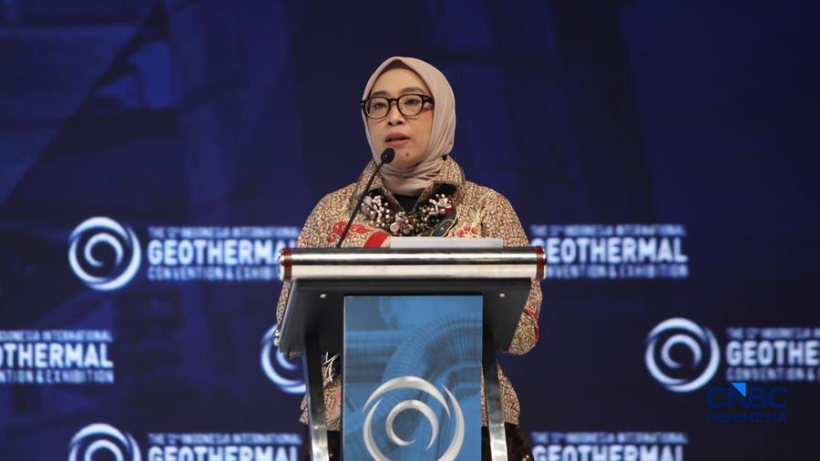 Direktur Jenderal Energi Baru, Terbarukan, dan Konservasi Energi (EBTKE), Eniya Listiani Dewi menyampaikan laporan dalam acara The 12th Indonesia International Geothermal Convention & Exhibition 2026 di Jakarta International Convention Center (JICC),