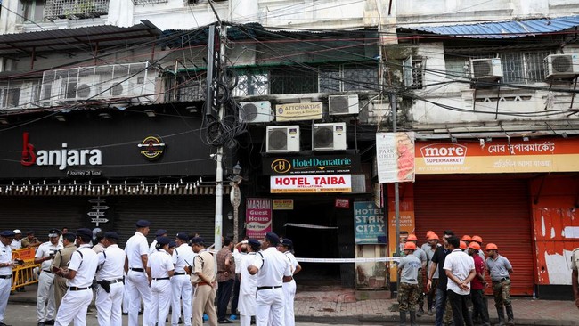 Kebakaran Melanda Hotel di Tengah Kota, Sedikitnya 9 Orang Tewas