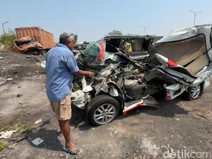 Tragedi Pasutri Tewas Saat Antar Jenazah Anak di Tol Batang