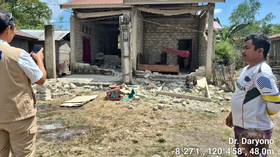 Kondisi rumah warga setelah gempa di Desa Golo Sepang,  Kec. Sepang, Manggarai Barat sekitar 100 rumah rusak terdampak Gempa Flores M7,7 pada 15 Agustus 2026. (Tangkapan layar X Daryono)