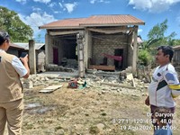 Kondisi rumah warga setelah gempa di Desa Golo Sepang,  Kec. Sepang, Manggarai Barat sekitar 100 rumah rusak terdampak Gempa Flores M7,7 pada 15 Agustus 2026. (Tangkapan layar X Daryono)