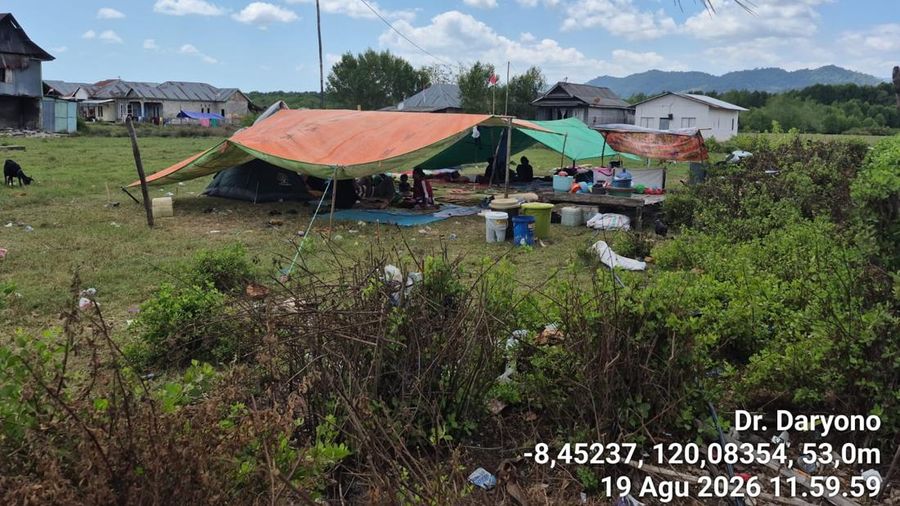 Kondisi rumah warga setelah gempa di Desa Golo Sepang, Kec. Sepang, Manggarai Barat sekitar 100 rumah rusak terdampak Gempa Flores M7,7 pada 15 Agustus 2026. (Tangkapan layar X Daryono)