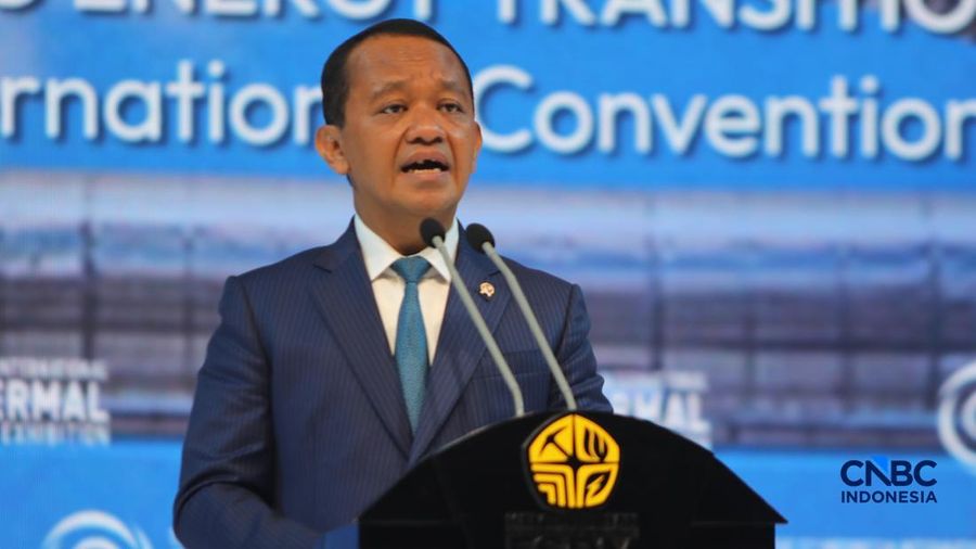Menteri ESDM, Bahlil Lahadalia menyampaikan laporan dalam acara The 12th Indonesia International Geothermal Convention & Exhibition 2026 di Jakarta International Convention Center (JICC), Senayan, Jakarta, Rabu (19/8/2026). (CNBC Indonesia/Faisal Rah