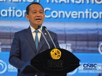Menteri ESDM, Bahlil Lahadalia menyampaikan laporan dalam acara The 12th Indonesia International Geothermal Convention & Exhibition 2026 di Jakarta International Convention Center (JICC), Senayan, Jakarta, Rabu (19/8/2026). (CNBC Indonesia/Faisal Rah