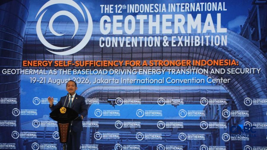 Menteri ESDM, Bahlil Lahadalia menyampaikan laporan dalam acara The 12th Indonesia International Geothermal Convention & Exhibition 2026 di Jakarta International Convention Center (JICC), Senayan, Jakarta, Rabu (19/8/2026). (CNBC Indonesia/Faisal Rah
