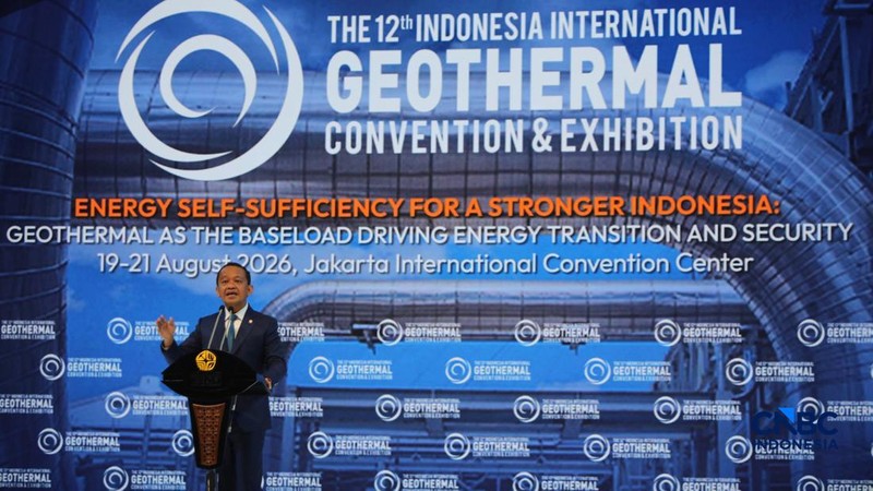Menteri ESDM, Bahlil Lahadalia menyampaikan laporan dalam acara The 12th Indonesia International Geothermal Convention & Exhibition 2026 di Jakarta International Convention Center (JICC), Senayan, Jakarta, Rabu (19/8/2026). (CNBC Indonesia/Faisal Rah