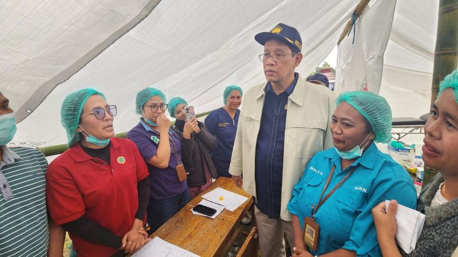 Menteri Keuangan (Menkeu) Purbaya Yudhi Sadewa bersama Ketua Komisi XI DPR RI Mukhamad Misbakhun dan Wakil Ketua Komisi XI DPR RI Mohamad Hekal mengunjungi sejumlah wilayah terdampak gempa bumi di Nusa Tenggara Timur (NTT), Rabu (19/8/2026). Kunjunga