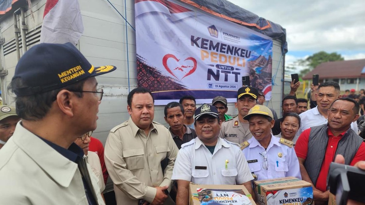 Purbaya Kunjungi Daerah Bencana, Bawa Bantuan 1 Truk Isi Beras-Selimut