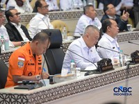 Menteri Perhubungan Dudy Purwagandhi dalam rapat kerja bersama Komisi V DPR RI di Gedung DPR, Rabu (19/8/26). (CNBC Indonesia/Ferry Sandi)