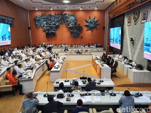 Komisi V DPR Kritik Manifes Kapal Tak Pernah Akurat, Minta Menhub Berbenah