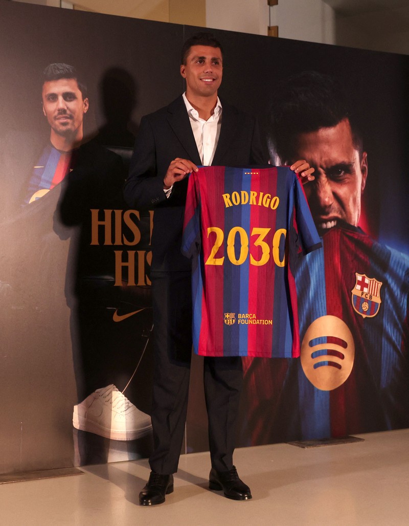 Soccer Football - Barcelona unveil Rodri - Spotify Camp Nou, Barcelona, Spain - August 18, 2026 New FC Barcelona player, Rodri during the presentation REUTERS/Bruna Casas