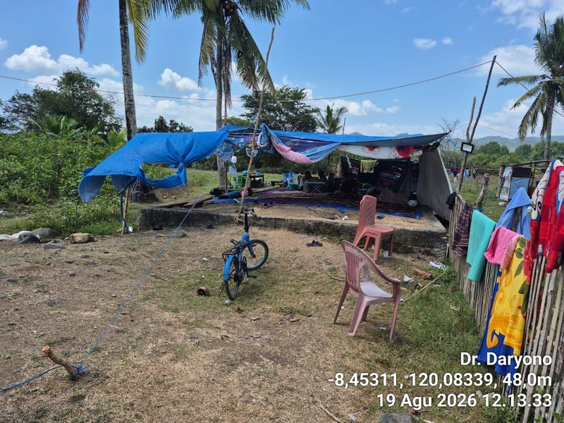 Kondisi rumah warga setelah gempa di Desa Golo Sepang, Kec. Sepang, Manggarai Barat sekitar 100 rumah rusak terdampak Gempa Flores M7,7 pada 15 Agustus 2026. (Tangkapan layar X Daryono)