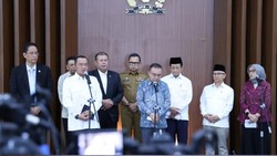 Wamendikdasmen Atip: Status Guru Akan Dialihkan Jadi ASN Pusat