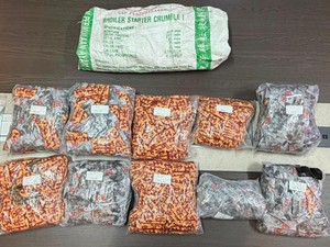 Bareskrim Tangkap 3 Kurir Narkoba di Riau, 1.400 Vape Narkoba Disita