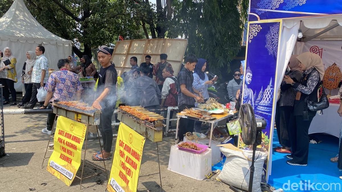 Cerita Perantau Obati Kangen Kuliner Kampung di Bazar HUT Jateng