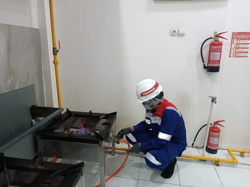Rumah Makan Padang Payakumbuah, Yogyakarta pakai CNG milik PGN. (CNBC Indonesia/Pratama Guitarra)