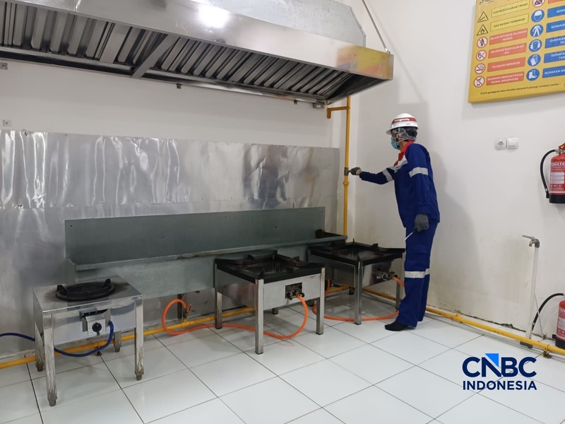 Rumah Makan Padang Payakumbuah, Yogyakarta pakai CNG milik PGN. (CNBC Indonesia/Pratama Guitarra)