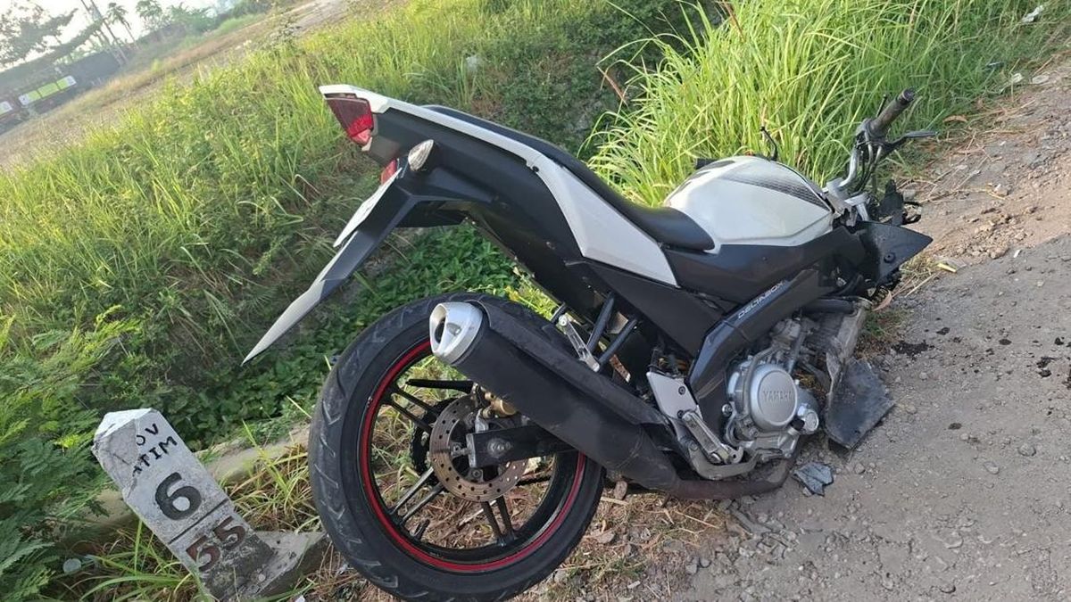 Vixion Hendak Menyalip Tabrak Vario di Lamongan, 1 Orang Tewas