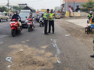 Pemotor di Karanganyar Tewas Terlindas Truk Usai Gagal Salip dari Kiri