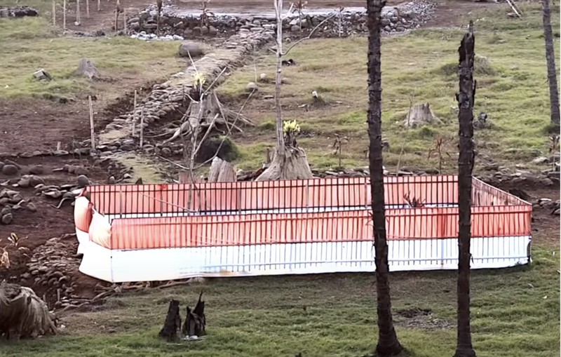 Makam prabu lembu agung terlihat kembali di situs astana gede cipaku setelah surutnya air di waduk jatigede. (Instagram/Infotisumedang)