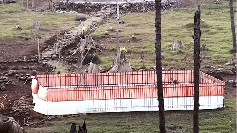 Makam prabu lembu agung terlihat kembali di situs astana gede cipaku setelah surutnya air di waduk jatigede. (Instagram/Infotisumedang)