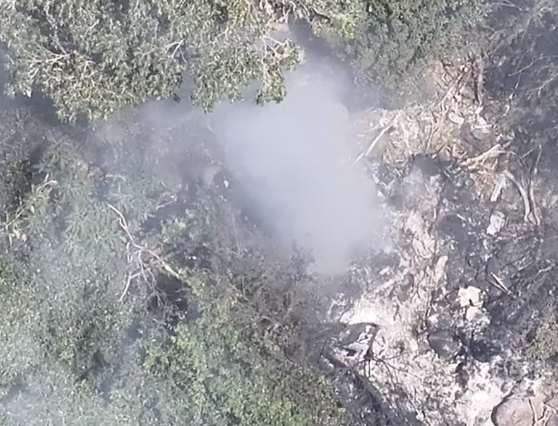 Otoritas Penerbangan Sipil Kenya mengatakan helikopter Eurocopter EC130 B4, nomor registrasi 5Y-GYM dan dioperasikan oleh Lady Lori Kenya Ltd, jatuh sekitar pukul 9:13 waktu setempat saat terbang dari Cagar Alam Loisaba ke daerah Ewasonyiro, distrik Samburu, Kenya, Kamis (20/8/2026). (via REUTERS/Kenya Red Cross)