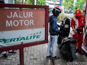 Harga Minyak Meroket, Pertalite Dipastikan Tidak Naik