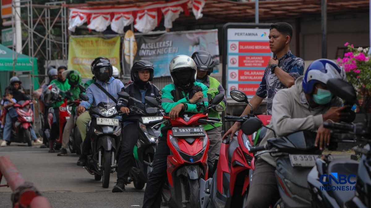 Pertamina Buka Suara Terkait Antrean BBM di SPBU Bondowoso