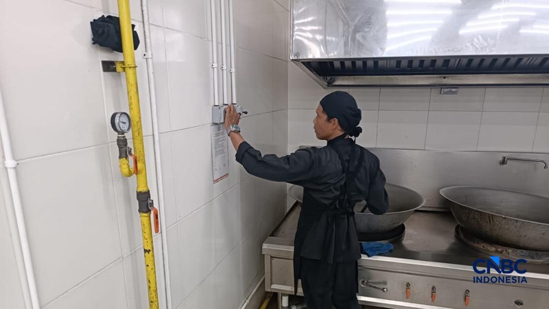 Rumah Makan Padang Payakumbuah, Yogyakarta pakai CNG milik PGN. (CNBC Indonesia/Pratama Guitarra)