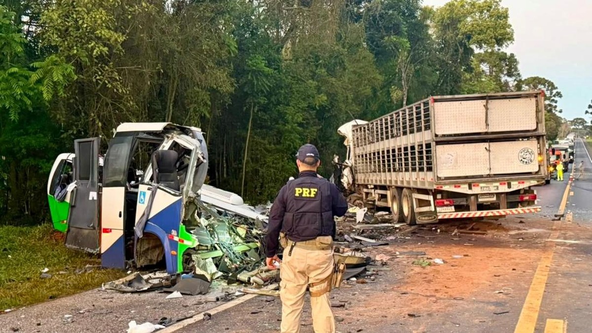 Tabrakan Maut Minibus dan Truk, 27 Jemaat Gereja Tewas