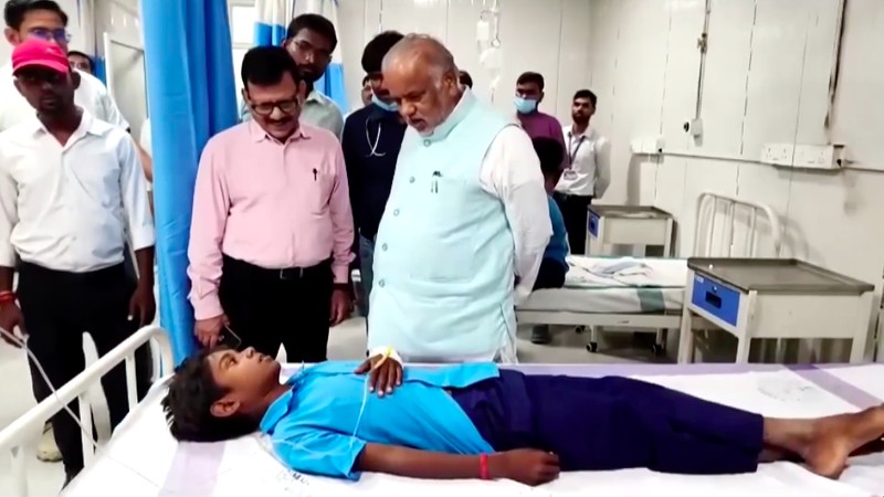 Setidaknya 34 siswa dilaporkan jatuh sakit setelah menyantap makanan yang diduga terkontaminasi saat jam makan di sebuah sekolah negeri di negara bagian Bihar, India timur, pada Rabu (19/8/2026).