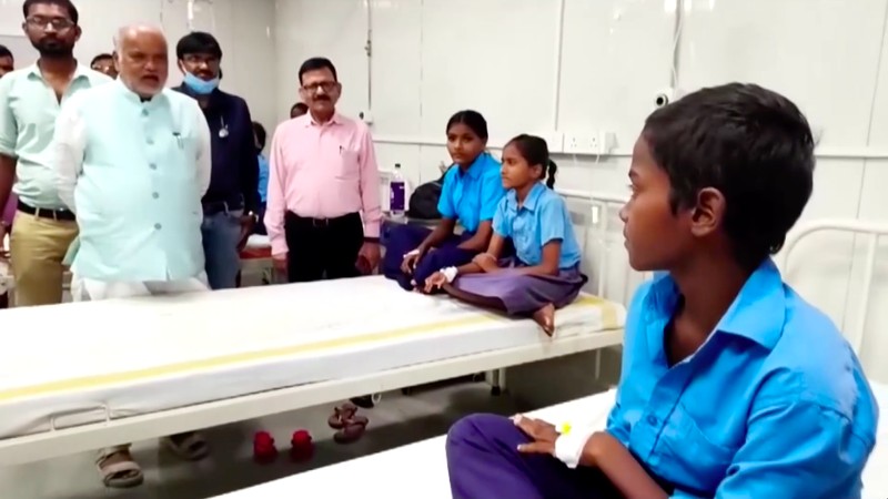 Setidaknya 34 siswa dilaporkan jatuh sakit setelah menyantap makanan yang diduga terkontaminasi saat jam makan di sebuah sekolah negeri di negara bagian Bihar, India timur, pada Rabu (19/8/2026).