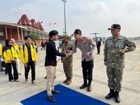 Wakil Presiden (Wapres) Gibran Rakabuming bersama perwakilan mahasiswa Fakultas Psikologi Universitas Indonesia bertolak menuju Provinsi Nusa Tenggara Timur (NTT), Kamis (20/08/2026). Foto Setwapres