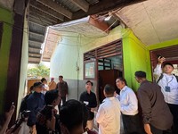 Wakil Presiden (Wapres) Gibran Rakabuming mengecek pemulihan pascagempa di Provinsi Nusa Tenggara Timur (NTT), Kamis (20/08/2026). (Foto Setwapres)