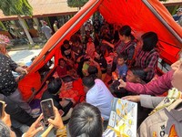 Wakil Presiden (Wapres) Gibran Rakabuming mengecek pemulihan pascagempa di Provinsi Nusa Tenggara Timur (NTT), Kamis (20/08/2026). (Foto Setwapres)
