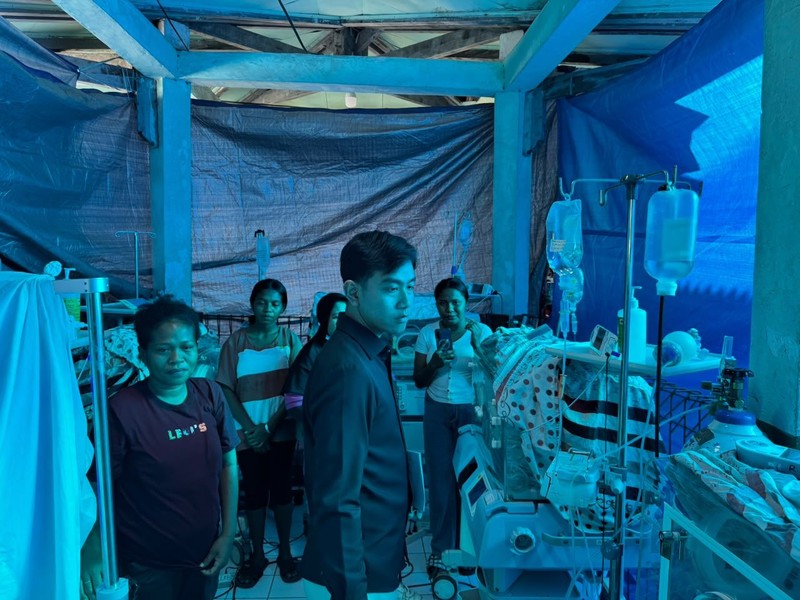 Wapres Gibran meninjau  RSUD TC Hillers di NTT. (Foto Setwapres RI)