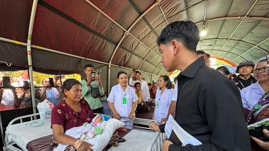 Wapres Gibran meninjau  RSUD TC Hillers di NTT. (Foto Setwapres RI)
