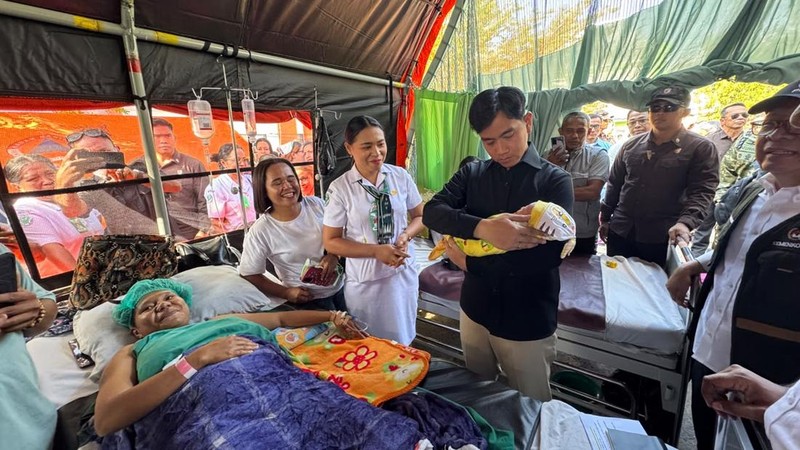 Wapres Gibran meninjau  RSUD TC Hillers di NTT. (Foto Setwapres RI)