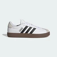 Sneakers Putih Polos yang Cocok Dipakai ke Mana Saja, Worth It Dikoleksi?